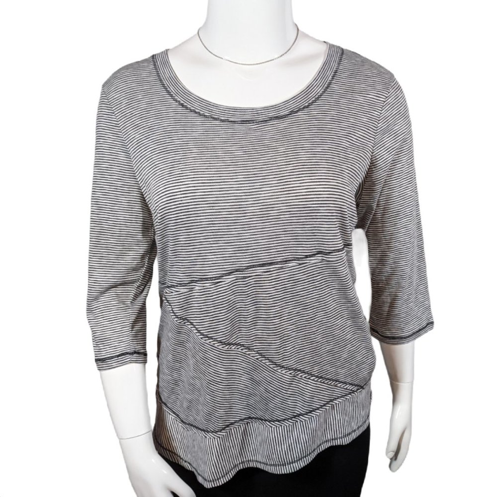 Onque Casual  black & white stretch top